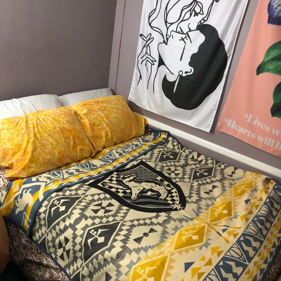Happy Potter Hufflepuff Pendleton blanket - Picture 3 of 8